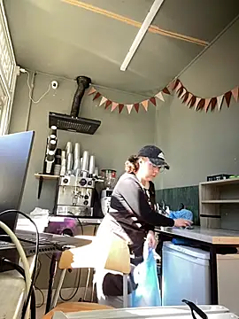 cinnabon  online show from July 16, 2026, 12:24 pm