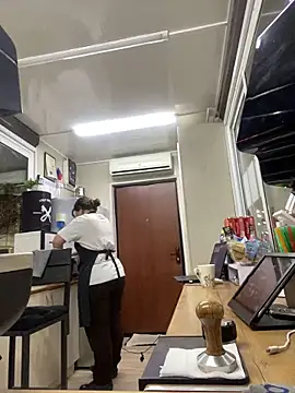 cinnabon  online show from February 12, 2025, 5:37 pm