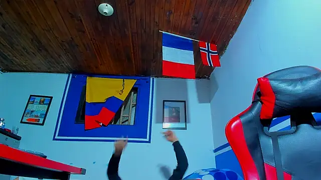 Snapshot of maxowens_oficial chatting on February 21, 2026, 10:34 pm maxowens oficial online show from February 21, 2026, 10:34 pm