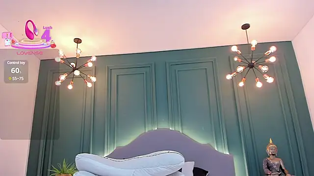 Snapshot of rubyhill_2711 chatting on February 22, 2025, 5:44 am rubyhill 2711 online show from February 22, 2025, 5:44 am