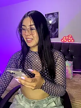 emily 22x online show from October 9, 2025, 3:40 am