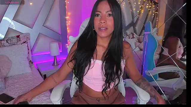 Snapshot of Amber_villalobos_ chatting on February 14, 2025, 4:15 am Amber villalobos online show from February 14, 2025, 4:15 am