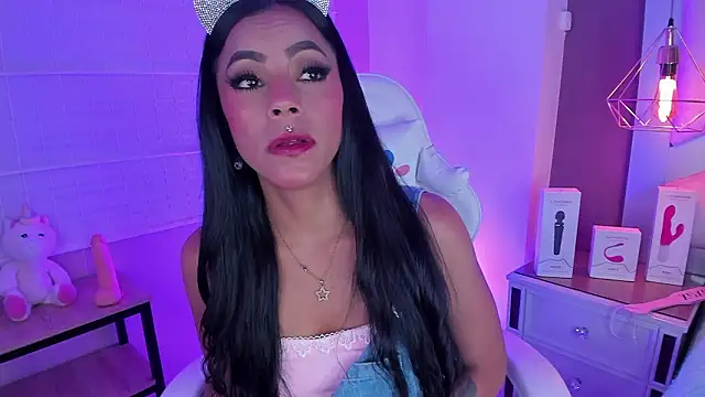 Amber villalobos  online show from March 5, 2026, 2:08 am