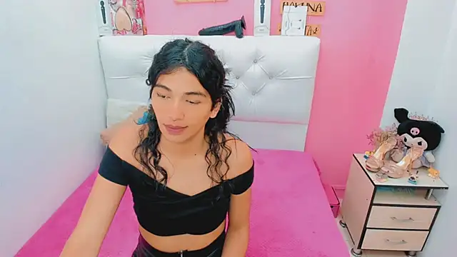 antonela xxx online show from June 24, 2026, 9:01 pm