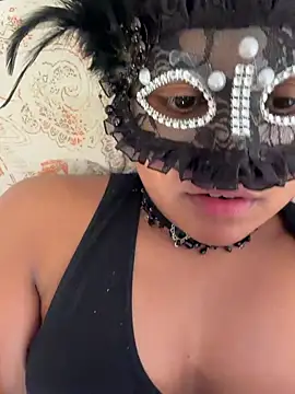 Snapshot of Bella_Luna18 chatting on March 3, 2026, 6:04 pm Bella Luna18 online show from March 3, 2026, 6:04 pm