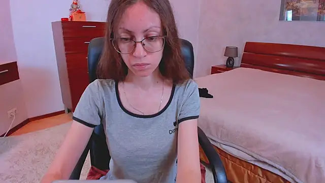 Pantyhose Mila online show from October 10, 2025, 7:15 pm