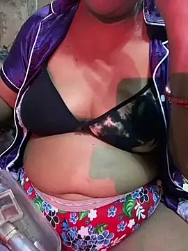 Snapshot of Tameesh_sexy_mistress chatting on April 17, 2026, 4:32 pm Tameesh sexy mistress online show from April 17, 2026, 4:32 pm