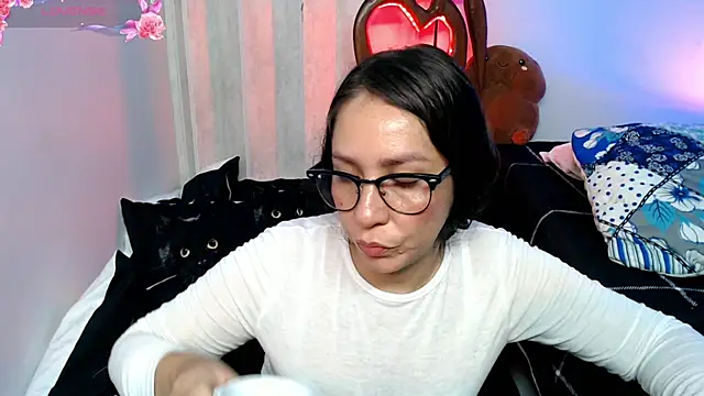 naihroby online show from April 24, 2026, 2:13 am