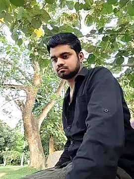 Ishan003 online show from May 12, 2026, 12:41 am