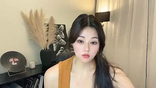 Snapshot of Strawberrybabyy1 chatting on March 5, 2025, 5:39 pm Strawberrybabyy1 online show from March 5, 2025, 5:39 pm