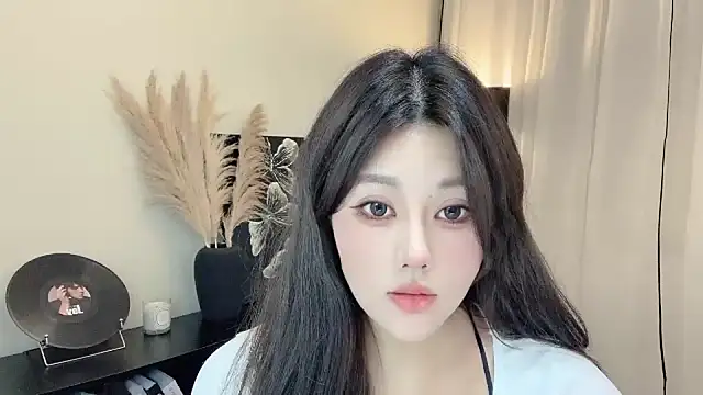 Snapshot of Strawberrybabyy1 chatting on March 12, 2025, 12:47 pm Strawberrybabyy1 online show from March 12, 2025, 12:47 pm