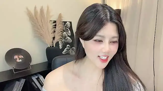 Snapshot of Strawberrybabyy1 chatting on March 15, 2025, 4:21 pm Strawberrybabyy1 online show from March 15, 2025, 4:21 pm