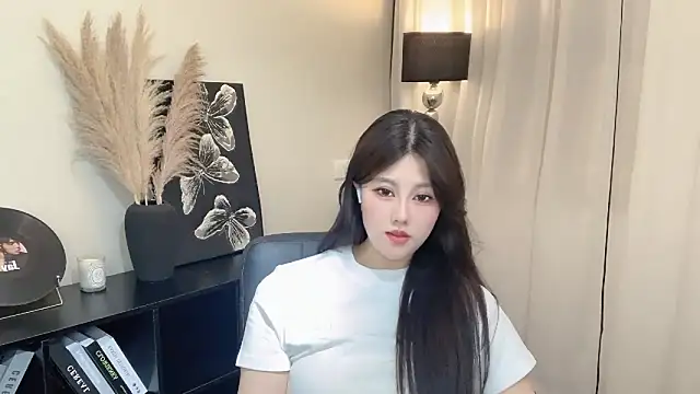 Snapshot of Strawberrybabyy1 chatting on March 10, 2025, 3:30 pm Strawberrybabyy1 online show from March 10, 2025, 3:30 pm
