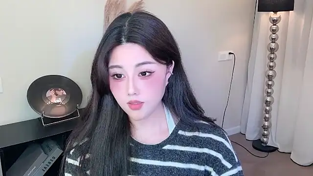 Snapshot of Strawberrybabyy1 chatting on March 1, 2025, 2:02 pm Strawberrybabyy1 online show from March 1, 2025, 2:02 pm
