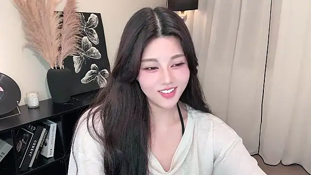 Snapshot of Strawberrybabyy1 chatting on March 4, 2025, 1:06 pm Strawberrybabyy1 online show from March 4, 2025, 1:06 pm