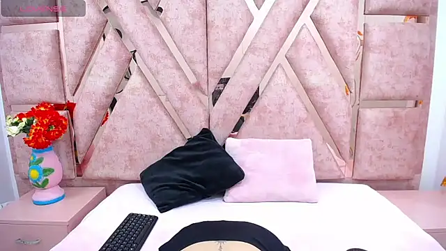 Snapshot of CataleyaLars20 chatting on April 14, 2026, 1:16 pm CataleyaLars20 online show from April 14, 2026, 1:16 pm