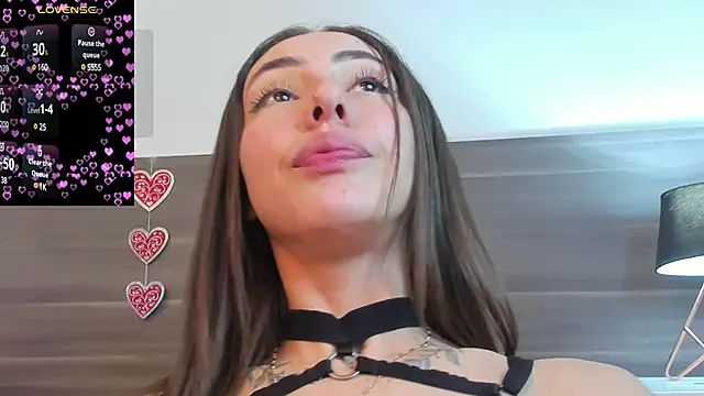 Snapshot of Vennus_gir chatting on February 14, 2025, 1:34 am Vennus gir online show from February 14, 2025, 1:34 am