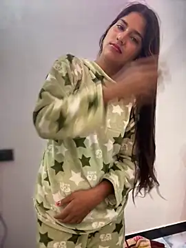 Snapshot of DiyAsingHh chatting on November 30, 2025, 12:22 am DiyAsingHh online show from November 30, 2025, 12:22 am