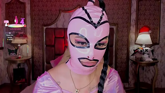 SoffiQueen online show from December 1, 2025, 3:13 pm