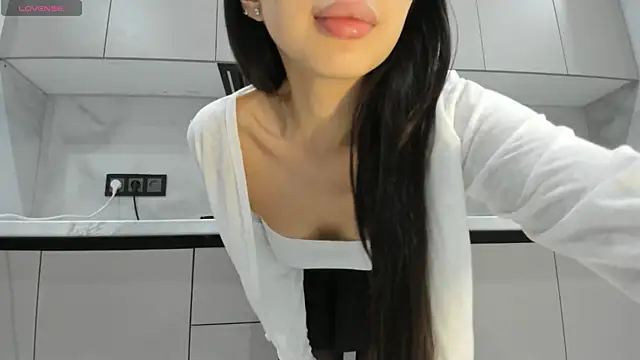 Snapshot of Mia_Meow_ chatting on October 17, 2025, 5:59 pm Mia Meow online show from October 17, 2025, 5:59 pm