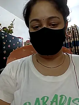Snapshot of Etha-Moni chatting on September 17, 2025, 8:22 pm Etha-Moni online show from September 17, 2025, 8:22 pm