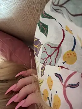 lwikaaa online show from March 22, 2025, 7:47 am