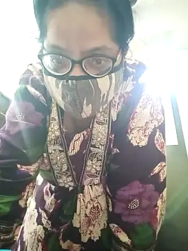 Snapshot of heenage chatting on October 6, 2025, 5:19 am heenage online show from October 6, 2025, 5:19 am