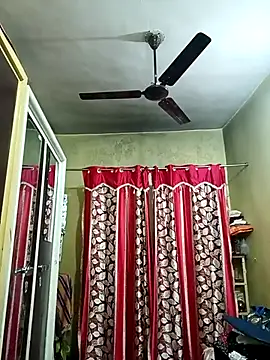 heenage online show from February 6, 2026, 3:52 pm