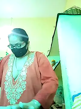 Snapshot of heenage chatting on November 28, 2025, 5:51 am heenage online show from November 28, 2025, 5:51 am