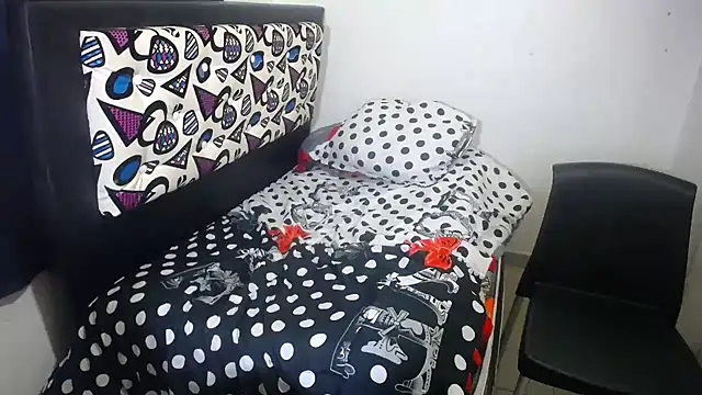 shopyymessyy online show from November 8, 2025, 9:29 pm