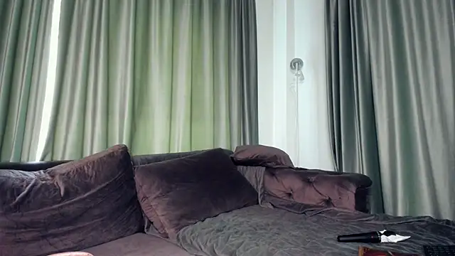 LaraStone69 online show from May 10, 2026, 5:22 am