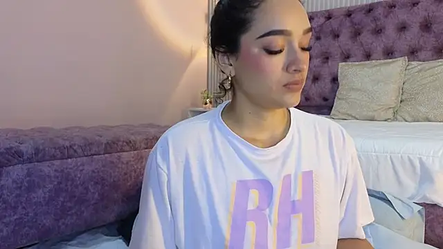 EMILYY FOXY online show from December 15, 2025, 6:58 pm