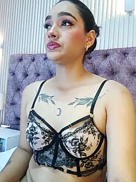 Snapshot of EMILYY_FOXY chatting on September 21, 2025, 3:28 pm EMILYY FOXY online show from September 21, 2025, 3:28 pm