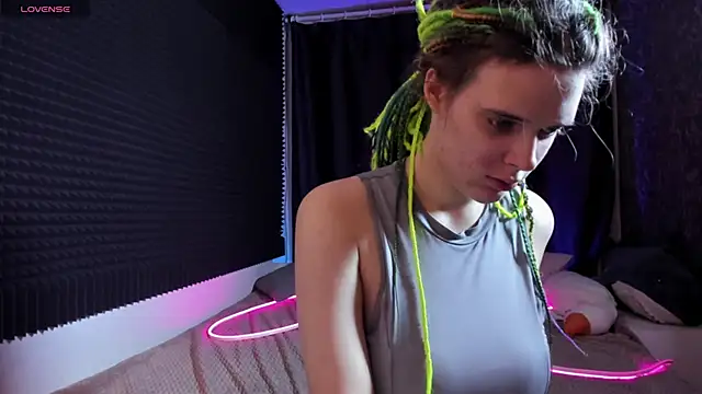 KIKI Krash online show from October 24, 2025, 10:58 am