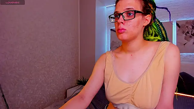 KIKI Krash online show from September 12, 2025, 10:04 am