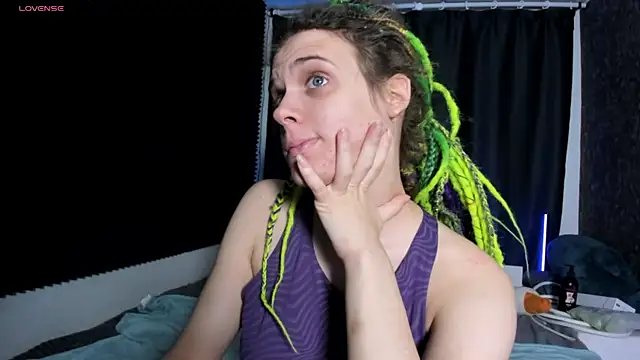 KIKI Krash online show from November 27, 2025, 10:05 am