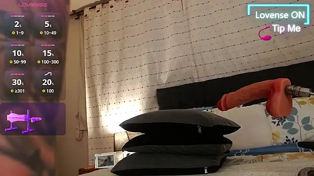 Hornymoan online show from February 19, 2026, 11:12 pm