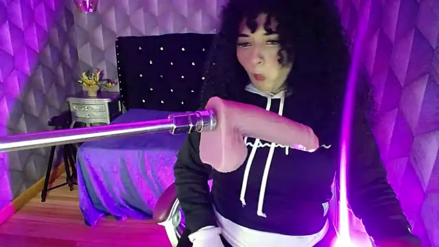 Sofiacowperx online show from March 3, 2025, 7:07 pm