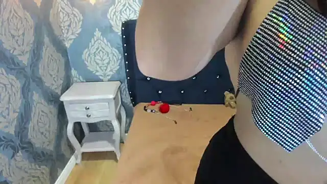 Sofiacowperx online show from September 17, 2025, 1:13 pm