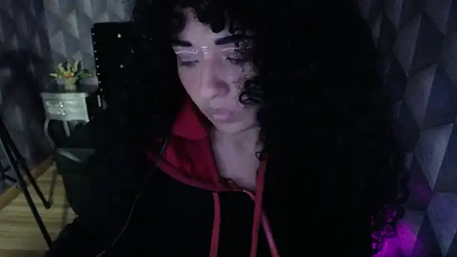 Sofiacowperx online show from February 25, 2025, 7:38 pm