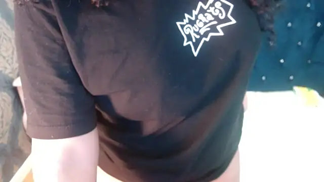 Sofiacowperx online show from May 16, 2026, 11:09 am