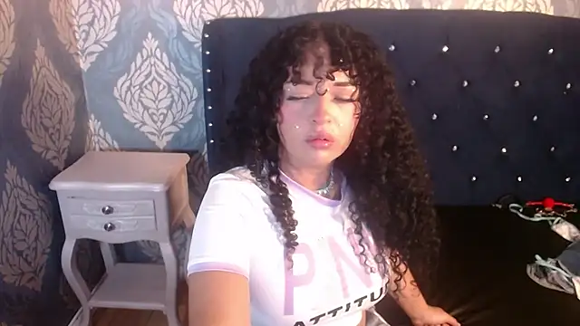 Sofiacowperx online show from November 17, 2025, 1:37 pm