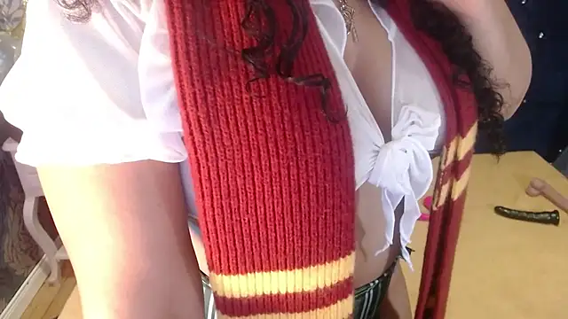 Sofiacowperx online show from April 13, 2026, 1:15 pm