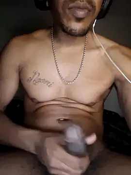 Snapshot of bigboytoy912 chatting on June 19, 2026, 3:23 am bigboytoy912 online show from June 19, 2026, 3:23 am