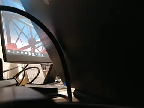 steelwings1976 online show from December 15, 2025, 11:10 pm