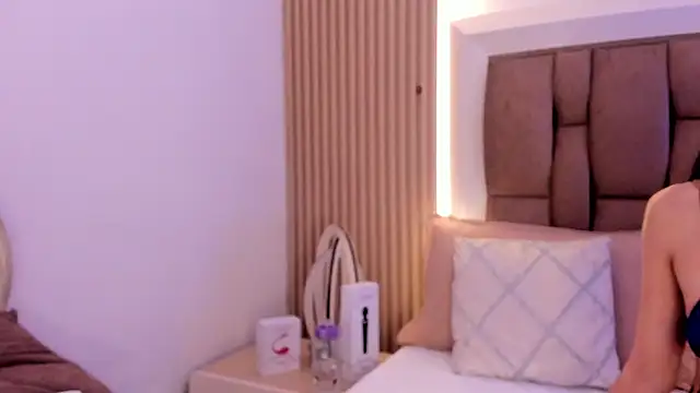 Snapshot of Clarisse28 chatting on November 27, 2025, 7:14 pm Clarisse28 online show from November 27, 2025, 7:14 pm