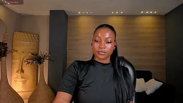 SavannahStorm online show from November 20, 2025, 12:06 pm