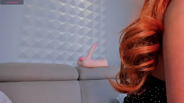 IsabellaHill  online show from December 6, 2024, 10:46 pm