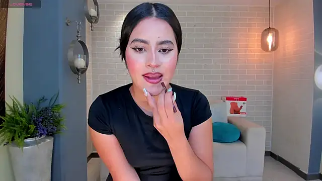 IsabellaHill  online show from December 20, 2024, 7:50 pm