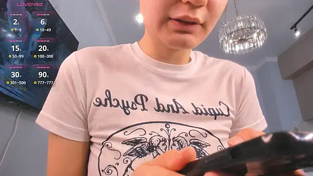 miss shine online show from March 3, 2025, 4:43 am